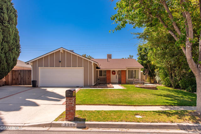 3268 Hilldale Avenue, Simi Valley CA: https://media.crmls.org/mediaz/178045f3-a4ba-4b12-bc13-670b65ac37e2.jpg