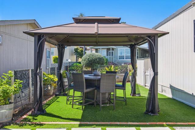525 W El Norte, Escondido CA: https://media.crmls.org/mediaz/17807db8-7418-4b05-8e75-16344bddf936.jpg
