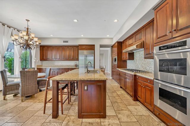 7727 Via Zafiro, San Diego CA: https://media.crmls.org/mediaz/1780ce71-8eb2-4b36-acba-33c842430644.jpg