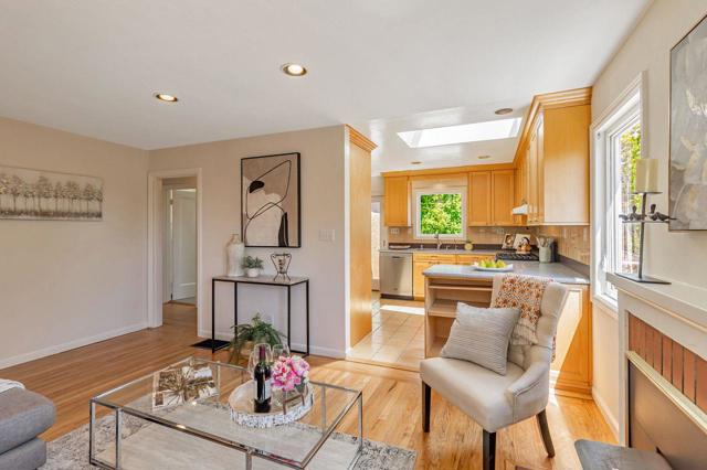 2534 Howard Avenue, San Carlos CA: https://media.crmls.org/mediaz/1781eee2-f521-4da4-9cea-57f316d453ef.jpg