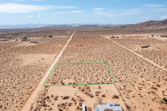 210 Kuna Avenue, Landers CA: https://media.crmls.org/mediaz/17820d1e-0d42-4f95-85be-50bf14b71ca3.jpg