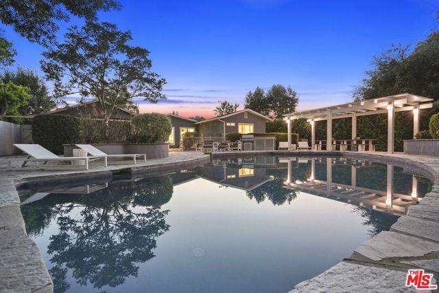 6002 Jumilla Avenue, Woodland Hills CA: https://media.crmls.org/mediaz/1782484c-e8d1-478a-ad4a-4bbf7a0ace2d.jpg