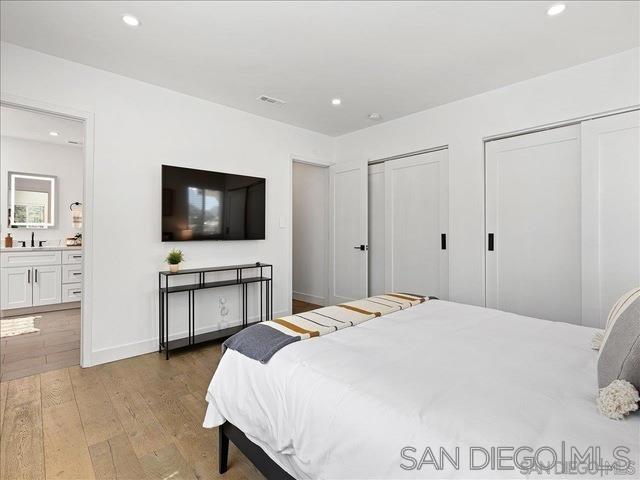 5586 Hamill Ave, San Diego CA: https://media.crmls.org/mediaz/1782bdf9-0bbd-45e3-88c2-41ce19a00165.jpg