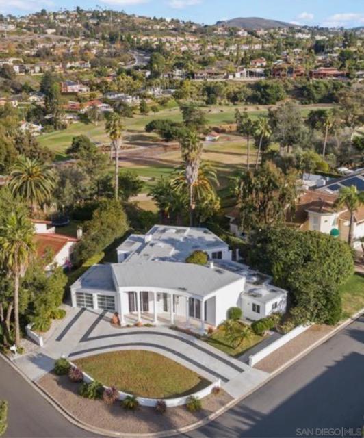 7026 Estrella De Mar Rd, Carlsbad CA: https://media.crmls.org/mediaz/17836edb-e16c-4686-bf47-1bd7910c6a0e.jpg