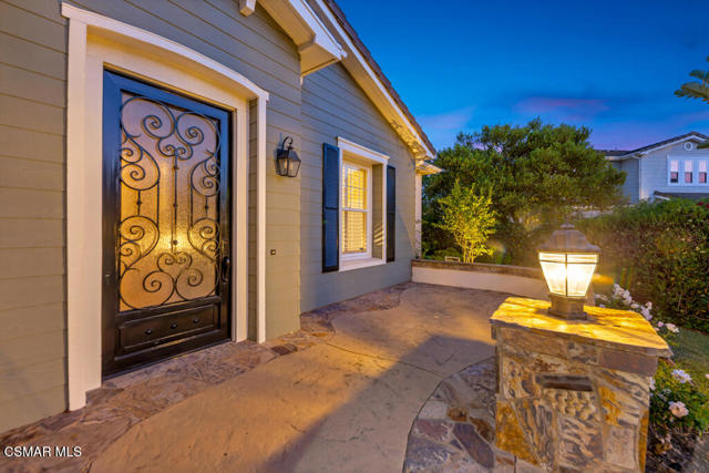 1048 Via Adorna, Newbury Park CA: https://media.crmls.org/mediaz/1784223a-625f-4d01-9f35-3af9741313cf.jpg