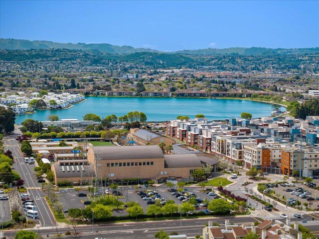 714 Comet Drive, Foster City CA: https://media.crmls.org/mediaz/17845dcb-2852-4576-925e-0bb99f26d55f.jpg