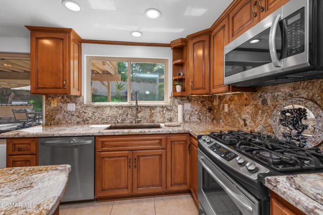 3961 Springtime Lane, Moorpark CA: https://media.crmls.org/mediaz/1784743b-0af9-4927-a601-bafe4338231e.jpg