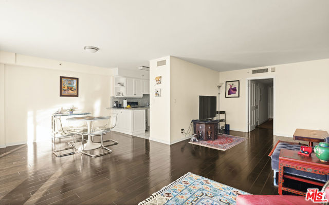101 Ocean Avenue, Santa Monica CA: https://media.crmls.org/mediaz/17848b8e-b85a-46cf-a097-d145f0e2867a.jpg