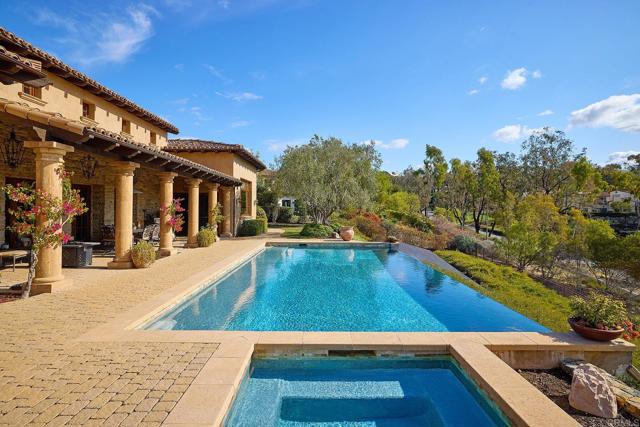 Detail Gallery Image 24 of 42 For 18482 Calle Tramonto, Rancho Santa Fe,  CA 92091 - 6 Beds | 6/1 Baths