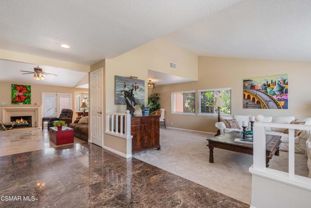 2753 Deerwood Avenue, Simi Valley CA: https://media.crmls.org/mediaz/1786c518-e54a-409f-9c87-1d0fba7cfbca.jpg