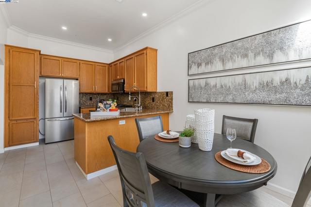 3253 Verde Ct, Pleasanton CA: https://media.crmls.org/mediaz/17870926-b78c-4a35-89b3-6c70966fdc74.jpg