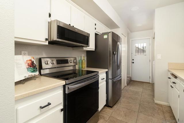 Image 8 of 25 For 7043 Wattle Dr