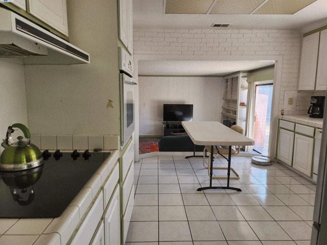 4098 W Las Positas Blvd, Pleasanton CA: https://media.crmls.org/mediaz/1787aabb-0873-4eb5-b896-091f27958e66.jpg