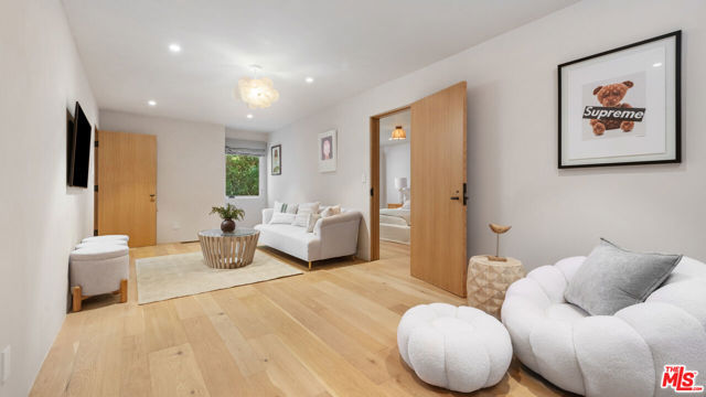 7046 Grasswood Avenue, Malibu CA: https://media.crmls.org/mediaz/178857e9-6272-49d0-9366-4efdabafefc9.jpg