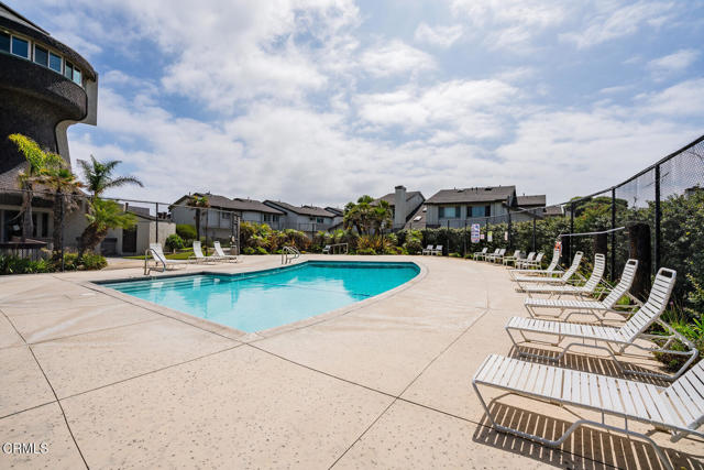 4534 La Brea Street, Oxnard CA: https://media.crmls.org/mediaz/1788a954-d154-4ae9-8f75-1897498fd05e.jpg