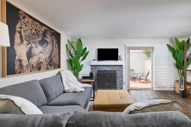 Detail Gallery Image 3 of 27 For 6917 Pear Tree Dr, Carlsbad,  CA 92011 - 2 Beds | 2/1 Baths