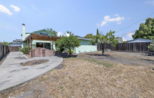 2243 Emmett Court, Santa Clara CA: https://media.crmls.org/mediaz/1789f9b4-8e25-4df5-866d-68cebfdcdbab.jpg