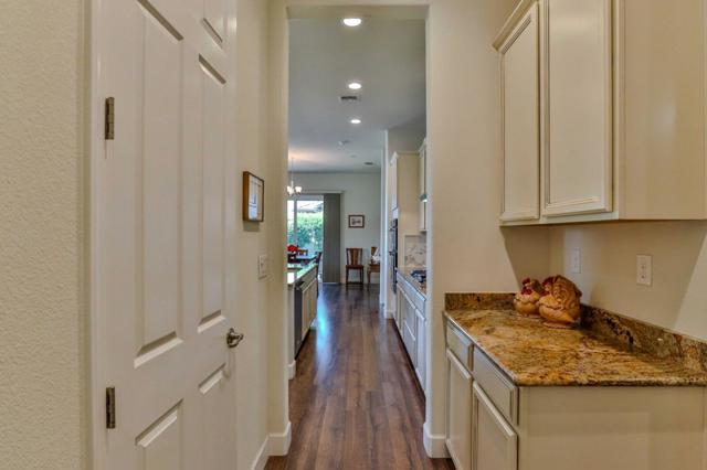 2671 Glen Echo Lane, Manteca CA: https://media.crmls.org/mediaz/178a1ff3-663c-47f4-9ba6-9f2f5e054728.jpg