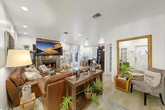 Image 17 of 55 For 4592 Ellenwood Drive