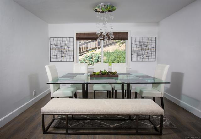 455 Glencrest Dr, Solana Beach CA: https://media.crmls.org/mediaz/178aa9d7-7a6e-41ba-bd34-c8a475e5a8dc.jpg