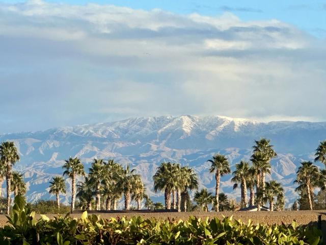 81800 Eagle Claw Drive, La Quinta CA: https://media.crmls.org/mediaz/178ab1ba-6f3d-44c9-85c8-598509032a59.jpg