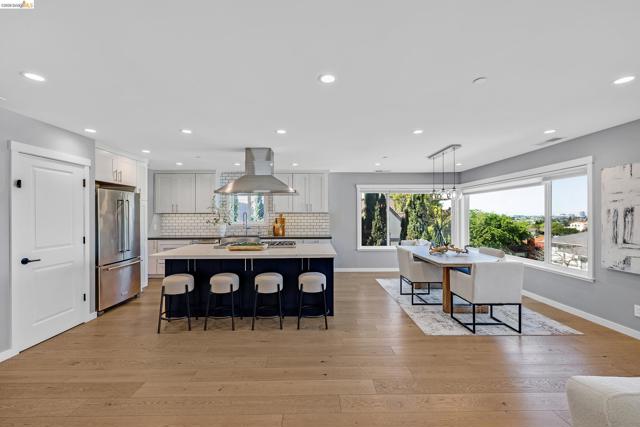 1424 Sunnyslope Ave, Belmont CA: https://media.crmls.org/mediaz/178ab289-351b-46a5-8cba-d4d0954248f3.jpg