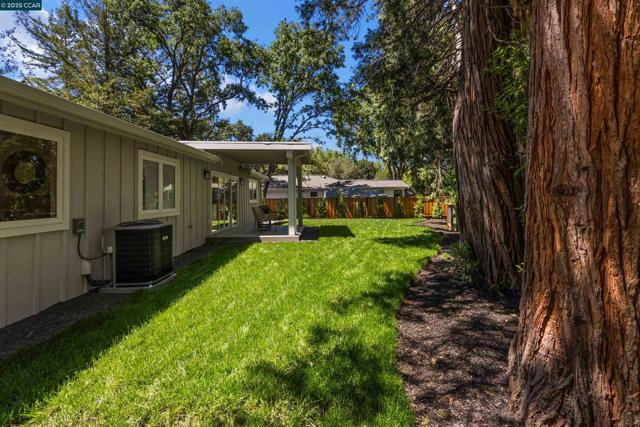 706 St Marys Rd, Lafayette CA: https://media.crmls.org/mediaz/178af53c-c2c0-49f3-b77b-c0041157a22e.jpg
