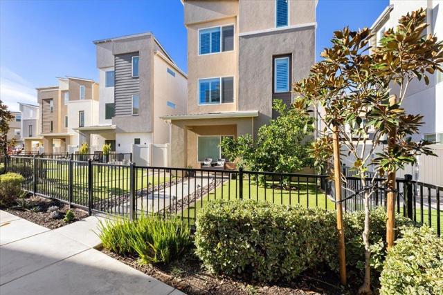 Detail Gallery Image 4 of 38 For 1837 Fauna Way, Chula Vista,  CA 91915 - 4 Beds | 3/1 Baths