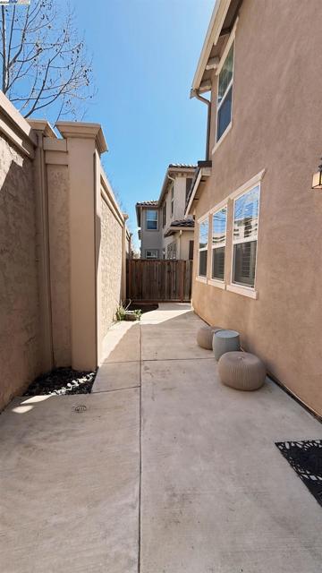 131 Lusitano Way, Gilroy CA: https://media.crmls.org/mediaz/178b13d4-7ff2-4dc4-835e-071b03f165b4.jpg