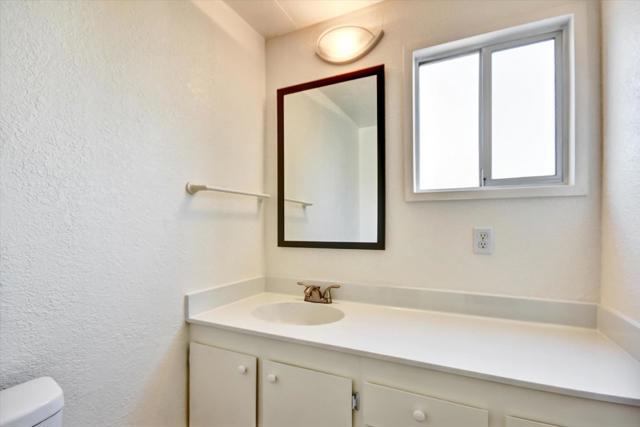 17 Pepperwood Way, Soquel CA: https://media.crmls.org/mediaz/178b4585-af04-42cf-8ed7-1d71c05bd93a.jpg