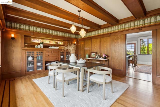 1015 Warfield Ave, Oakland CA: https://media.crmls.org/mediaz/178c38d6-8e33-4890-86f3-d87c7b59c128.jpg