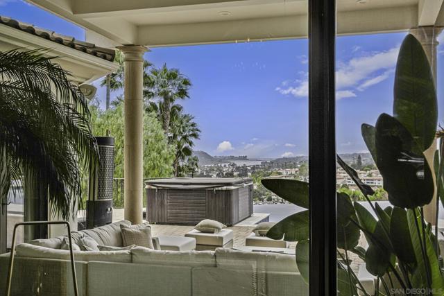 7335 El Fuerte St, Carlsbad CA: https://media.crmls.org/mediaz/178c7aff-d11d-426a-ac73-725601a33846.jpg