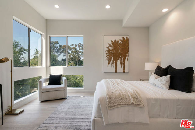 7209 Sunnydip Trail, Los Angeles CA: https://media.crmls.org/mediaz/178c9da8-f0e0-4648-b891-bd8d769acffa.jpg