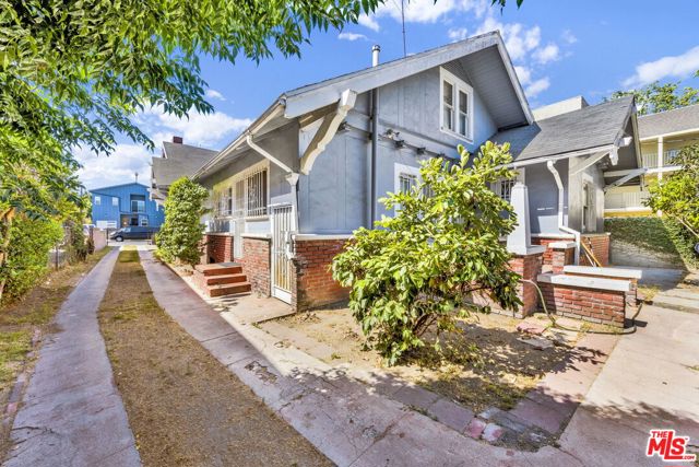 1215 W 39th Place, Los Angeles CA: https://media.crmls.org/mediaz/178d4226-37a7-4ba5-8d81-374f085632d0.jpg