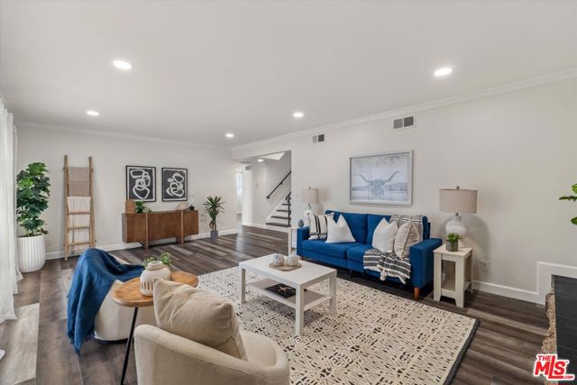 19714 Galway Avenue, Carson CA: https://media.crmls.org/mediaz/178d6dd1-b808-454c-8692-f6c70faf8584.jpg