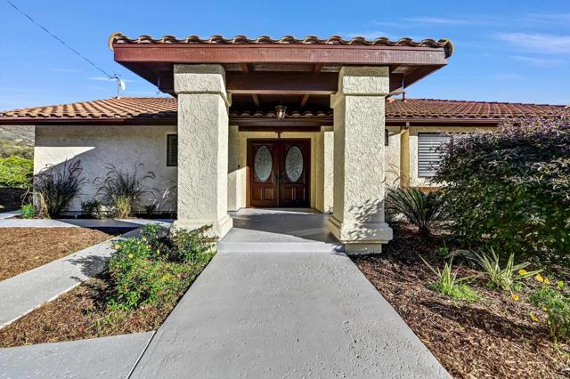33140 Lilac Road, Valley Center CA: https://media.crmls.org/mediaz/178e1bb4-758b-4658-8131-8257800c89ff.jpg