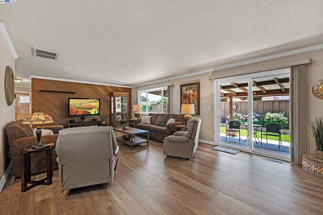 2611 Quail Ct., Union City CA: https://media.crmls.org/mediaz/178e86fb-6ff4-46ea-a35f-5390cad29332.jpg
