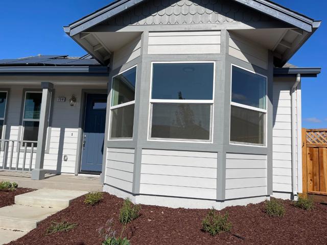 754 Livingston Avenue, King City CA: https://media.crmls.org/mediaz/178e9a6f-10f6-4fb0-a586-08fce1b3f99c.jpg