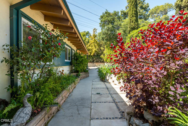 Detail Gallery Image 4 of 71 For 1364 Journey's End Dr, La Canada Flintridge,  CA 91011 - 3 Beds | 2 Baths