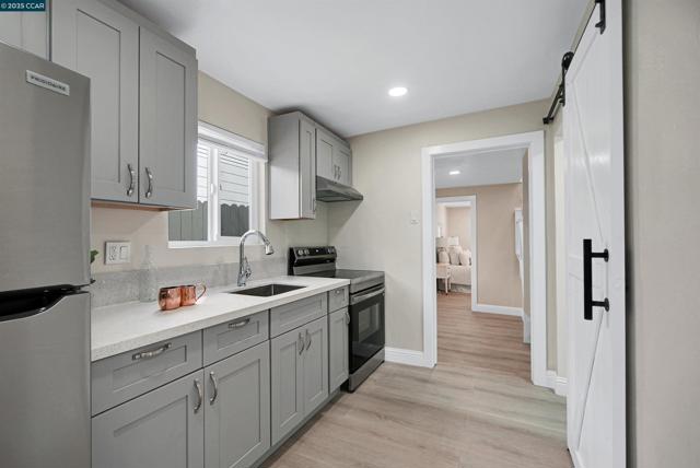 767 47Th St, Oakland CA: https://media.crmls.org/mediaz/178f7755-aa1a-471e-9400-68382c85b30c.jpg