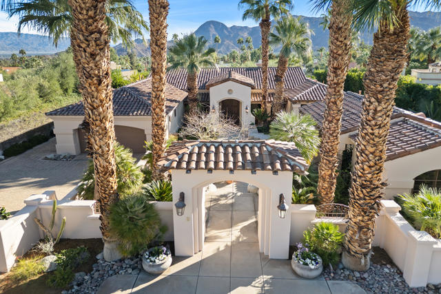 49260 Jfk Trail, Palm Desert CA: https://media.crmls.org/mediaz/178f9635-2684-42d3-a71f-0c1c3d6c32b8.jpg