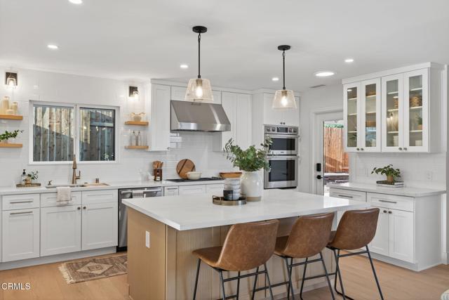 Detail Gallery Image 16 of 71 For 511 Beverly Cir, Camarillo,  CA 93010 - 4 Beds | 3 Baths