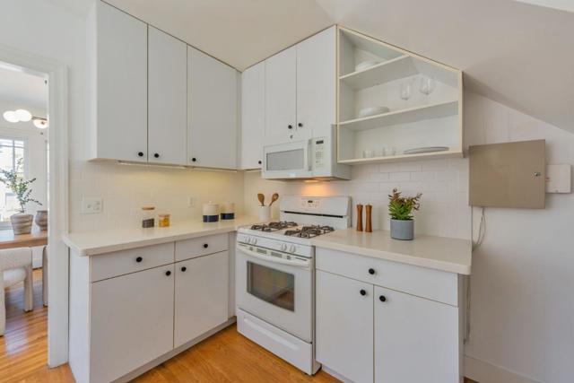 1585 Arch Street, Berkeley CA: https://media.crmls.org/mediaz/17909888-0c67-4e06-8385-a41528b50593.jpg