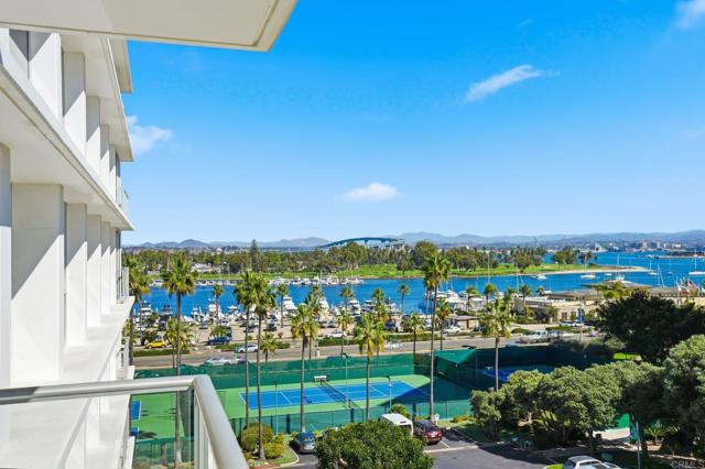 Detail Gallery Image 22 of 32 For 1730 Avenida Del Mundo #502,  Coronado,  CA 92118 - 2 Beds | 2 Baths