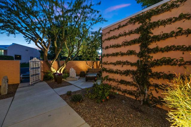 47360 Jadida Avenue, Palm Desert CA: https://media.crmls.org/mediaz/179102c2-93b0-48be-85e8-6b13a7917300.jpg