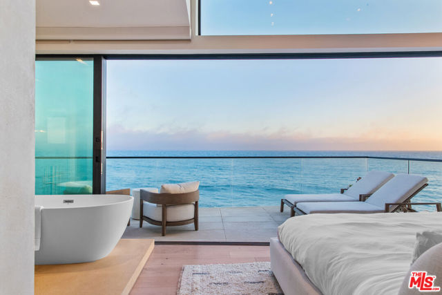 18954 Pacific Coast Highway, Malibu CA: https://media.crmls.org/mediaz/17912fc9-c7be-4d31-bd78-3c4f726ac050.jpg