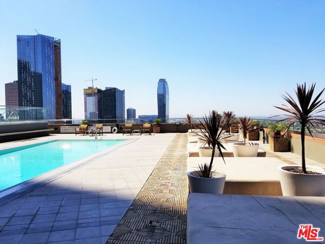 1100 Wilshire Boulevard, Los Angeles CA: https://media.crmls.org/mediaz/17921b71-adf9-4123-9de5-3b19bfcbe846.jpg