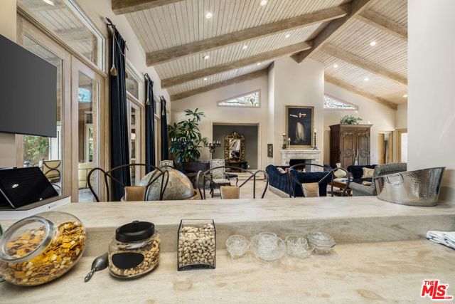 71150 N Thunderbird Terrace, Rancho Mirage CA: https://media.crmls.org/mediaz/17924b1f-e0a8-46db-bf29-2f41bb720bfd.jpg