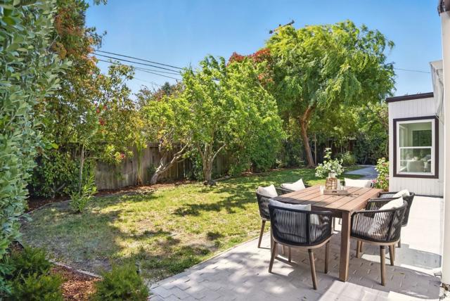 747 De Soto Drive, Palo Alto CA: https://media.crmls.org/mediaz/17927283-e096-4b67-a794-5d3478fbda6e.jpg