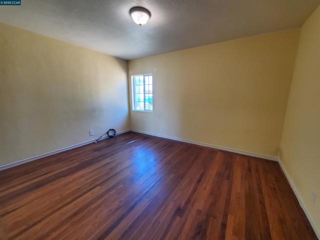 766 38Th St, Richmond CA: https://media.crmls.org/mediaz/1792da34-9049-4004-aa37-27c410ff128e.jpg